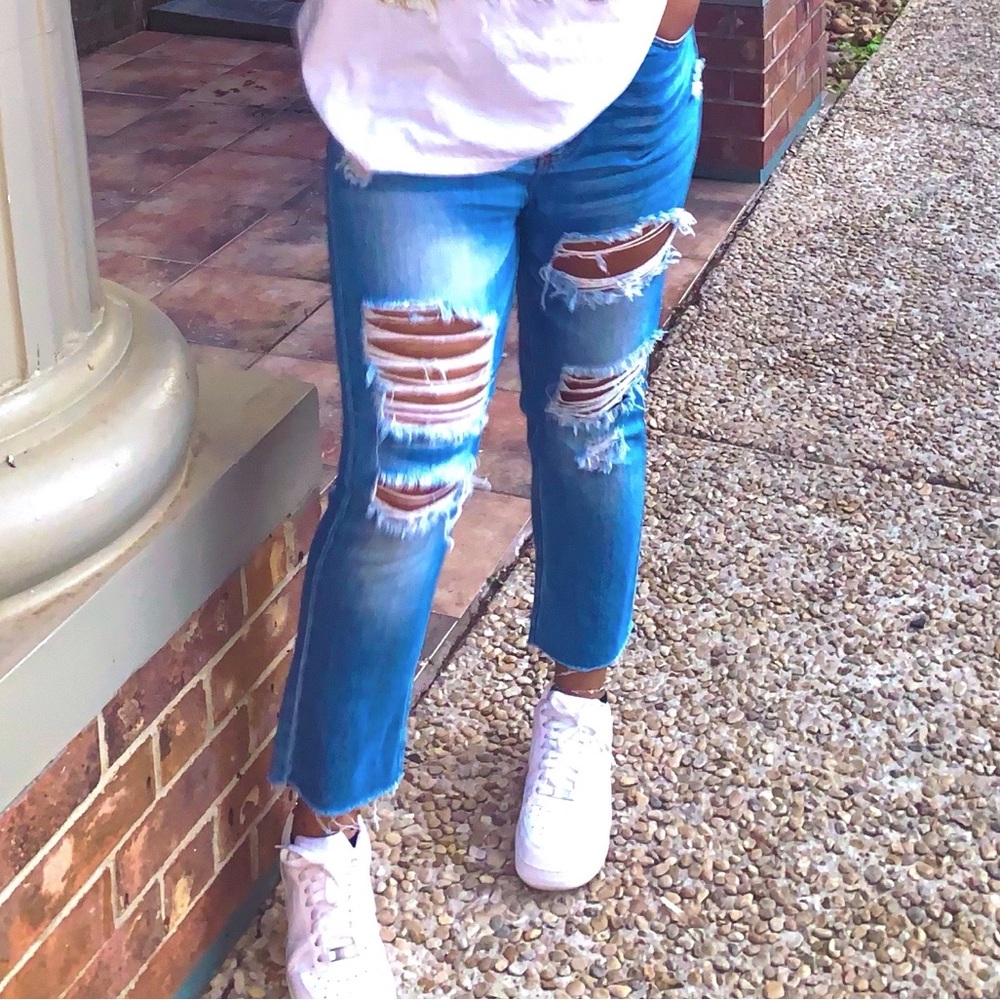 Women’s Distressed Jeans